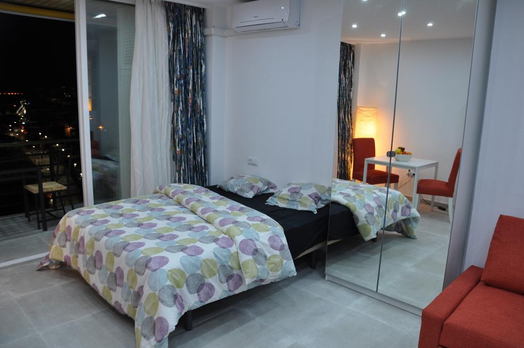 Studio Sea View Terrace Τορρεμολίνος Εξωτερικό φωτογραφία